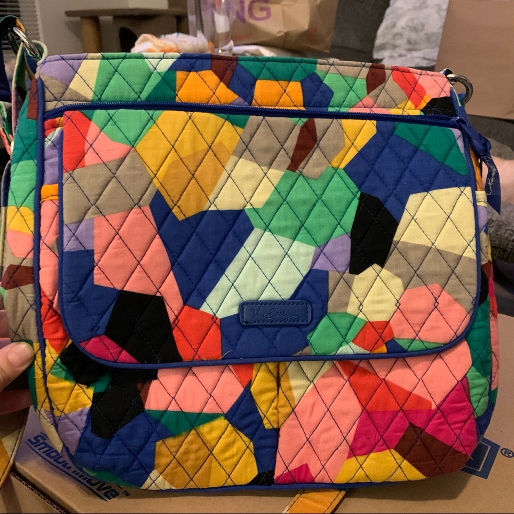 EUC Vera Bradley Mailbag in Pop Art